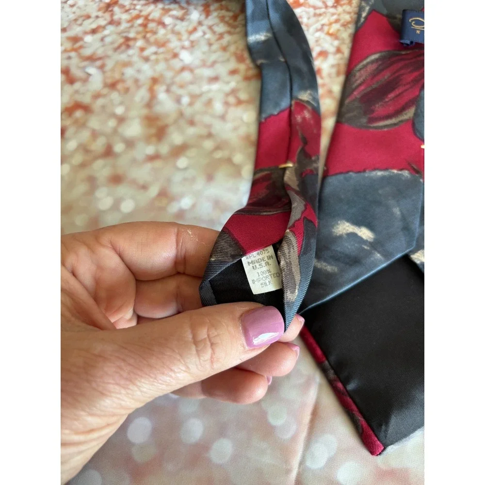 Oscar de la Renta Mens Silk Tie Red Grey Floral Wide Blade‎ Made in USA Vintage